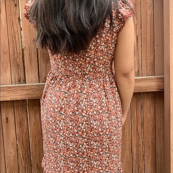 Floral Wild Fable Dress - Picture 3 of 4